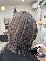 ルピナス 北千住(Lupinus) シャドールーツ、シルバーハイトーン