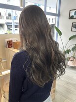 エルフ(elf)&nbsp;20代30代オリーブグレージュくびれヘア韓国レイヤーロング