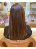 ストレートロング×オレンジブラウンでうるツヤヘア