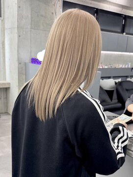 ミルクティベージュ　ブロンドベージュ