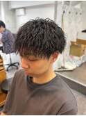 朝3分で決まる。清潔感も色気も叶える、王道パーマ。