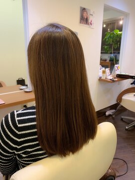 ベルナ(BELUNA) 魅せ髪☆後ろ姿が大事♪ツヤ出しロングスタイル