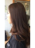 ラフな質感でつくるクセ毛風ロング