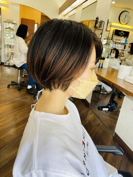 オンフリーク(ON FLEEK) 丸みショートボブ