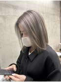 グレージュカラー　切りっぱなしボブ