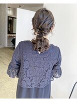 ニド(2do)&nbsp;結婚式お呼ばれローポニーアレンジ