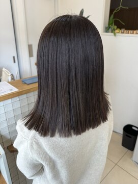 リアン(Lien) くすみベージュ/切りっぱなしボブ