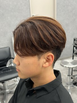 エルマーク 心斎橋(L-MARK) センターパートニュアンスパーマ韓国カルマパーマコンマヘア