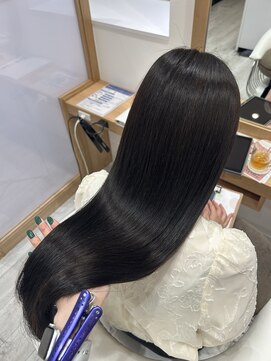 アドラーブル ココロ 新潟(adorable CoCoLo) つやつや髪質改善ストレート！