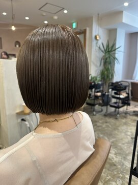 ユッカ 梅田(YUCCA) 【 YUCCA 】大人可愛い黒髪ストレート/切りっぱなしうるツヤ