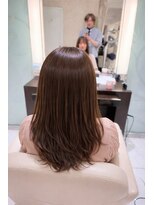 ヘア&エステ ヒロイン 西武池袋店&nbsp;明るく映える大人のグレイカラーロング