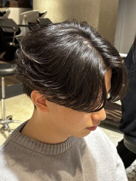 ボンドストーリールミエール(Bond Story lumiere) フェザーパーマニュアンスパーマカルマパーマ刈り上げ眉毛