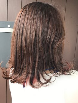 ハニー ビーズ(honey bees)の写真/薬剤にこだわった縮毛矯正であなたのなりたいスタイルを叶えます◎ダメージを抑えながら艶髪を！