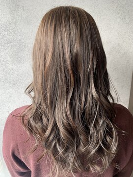 ヘアサロンM 新宿 大人っぽ！ブラウンカラー