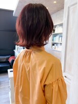 キャアリー(Caary)&nbsp;福山市　人気キャアリーぱつんと切りっぱなし外ハネカーリーヘア