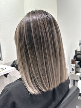 シエラ 南船場(CIERA.) ナチュラルバレイヤージュ、透明感くすみベージュ20代30代40代