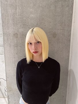 モニカ(MONIQA) ホワイトブロンド