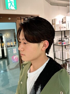 シャンプーボーイアネックス(SHAMPOO BOY Annex) センターパート　フェザーパーマ