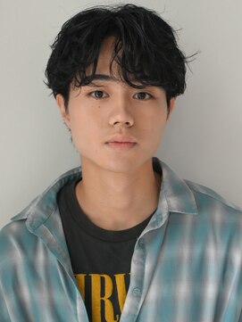 ディッセンバー 神宮前(December) ニュアンスルーズパーマフェザーウルフ波打ちセンターパート渋谷