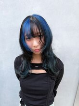 セクションブリーチによるセクションデザインカラーも、毛が落ちる位置を計算し尽くしてデザインしてます◎