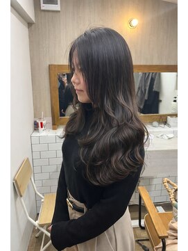 ジジ アドラーブル ヘア サロン(JiJi ADRABLE HAIR SALON) 暗髪でも垢抜けるレイヤー