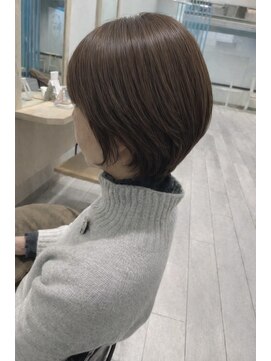 ヘアーメイクオズ(hair make O/S) 乾かすだけで決まる、上品丸みショートボブ