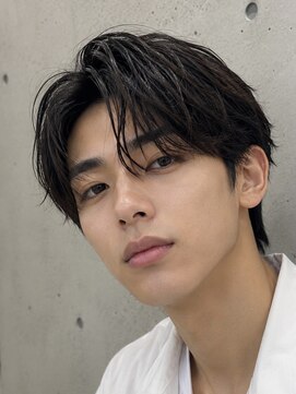 オグジュアリー 表参道(aux.) 毛流れハンサムショートセンターパートメンズ黒髪爽やか