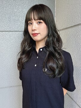 ヘアーアイストゥーレ(HAIR ICI TRE) ブリーチなしオリーブアッシュ夏カラーロンググレージュ