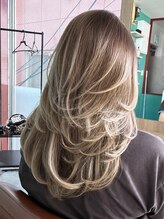 モルト 麻生(molt) バタフライハイレイヤーカット バレイヤージュ 海外ヘア