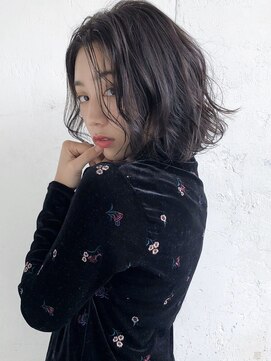 ルティア 池袋(Lutia) 透明感抜群ブルーブラック