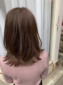 アフロート ショウナン(AFLOAT SHONAN) フワッとミディアムレイヤー【赤荻樹】