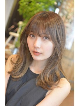 マービー 南浦和(mavie) mavie　ふんわりレイヤー外跳ねミディー