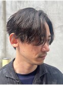 センターパートツイストスパイラルパーマ刈り上げメンズパーマ