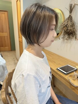 アンリー(Anree) 20代30代40代50代大人可愛い☆ハイライトで立体感ショート