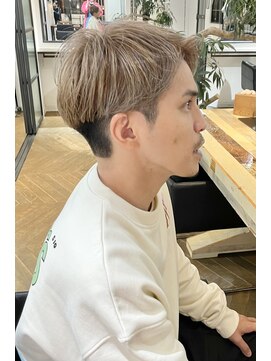 ファイブシーン アオヤマ(5SCENE AOYAMA) ハイライトミルクティーベージュツーブロックメンズマッシュ