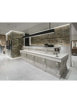 目白駅3分の好立地。天井高7メートルで開放的♪【目白/池袋/高田馬場】