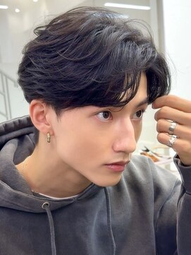 フィフス(fifth) 原宿メンズパーマフェザーパーマシャドウパーマセンターパート