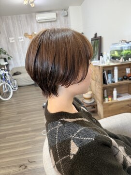 ブリーチなしでつくる 赤みのないくすみミルクティーショート