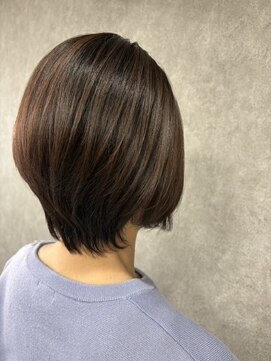 ヘアーメイク リボーン ムーヴ(hair make re:bbon move) 前下がりショート