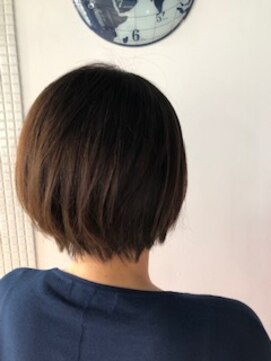 スタジオ アルファプラス 日暮里店(studio α+) ブルーアッシュ×前下がりレイヤーボブ♪