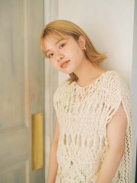 リィベ(Liibe) ボブ/外ハネ/ダブルカラー