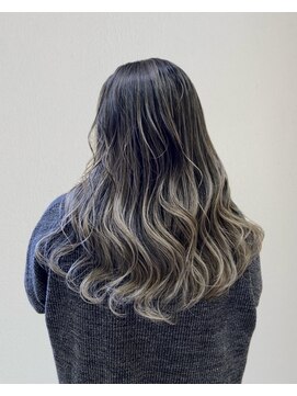 リズヘアー(RIZZ hair) グレージュ◯グラデーション_ハイライト_バレイヤージュ柳田佑樹