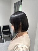 プツっと黒髪ボブ
