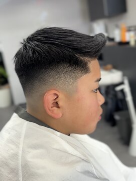 ヘアーラボ 樟葉(Hair Labo) ショート スキンフェード 南楠葉