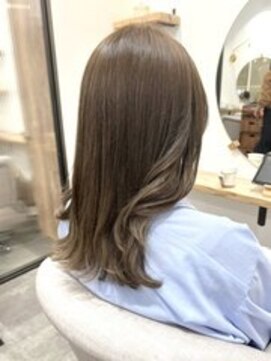 シアエミュー 新越谷店(SHEER emu) 【Nao】柔らかベージュカラー