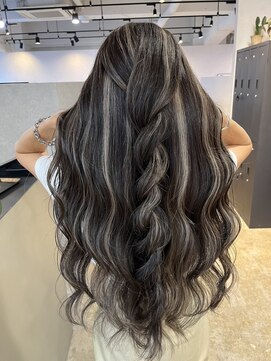 メリー オオサカ(Merly Osaka) contrast highlight