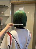 切りっぱなしボブ×グリーンカラー