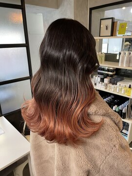 サクラ オモテサンドウ(SAKURA) オレンジグラデーションカラー　ブリーチ　表参道