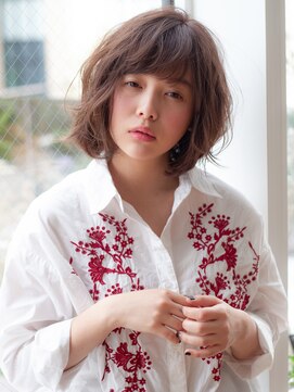 ヴィヴィ(VIVIE) 大人可愛い耳かけ小顔美髪ゆるふわフラッフィーミニボブパーマ