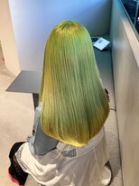 ロカリタ キョウト 河原町三条店(ROCAReTA kyoto)&nbsp;ブリーチ履歴3回以上：ネオングリーン／顔周りレイヤー